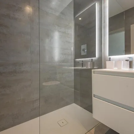 Luxurious Panoramic Spa Villa Tamarit