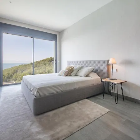 Luxurious Panoramic Spa Villa Tamarit